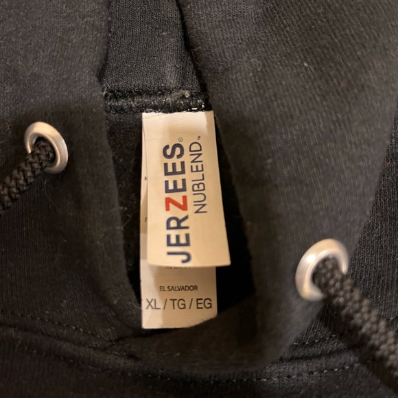 Thrasher hoodie - black - size large - Picture 3 of 3